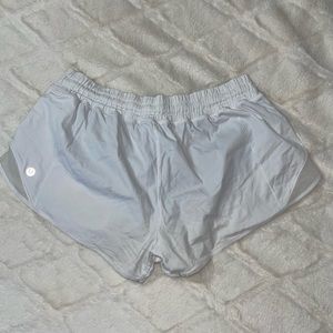Lululemon Hotty Hot Shorts 2.5"